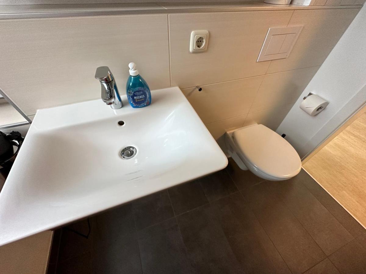 Traumhafte Haushaelfte Mit Kamin, Garten & Whirlpool Apartment Берлин Екстериор снимка